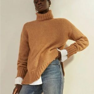 Everlane cloud turtleneck color camel Sz medium